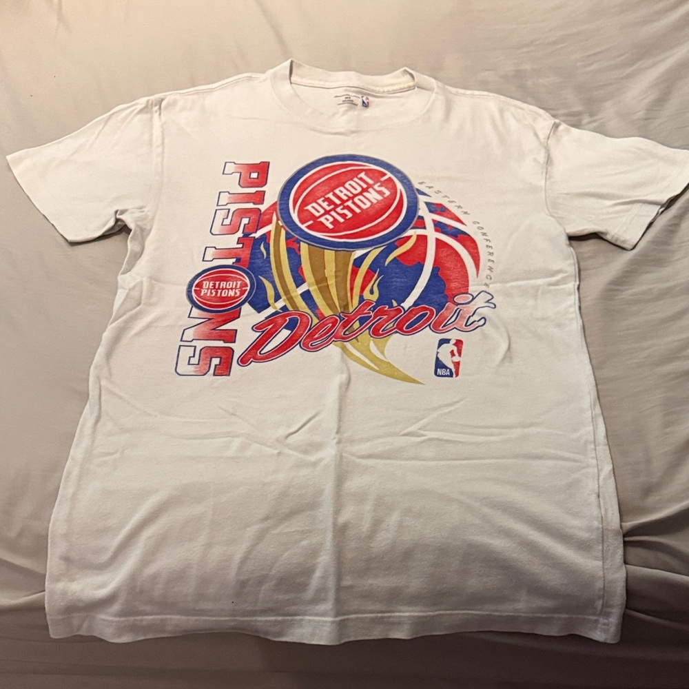 Abercrombie & Fitch Detroit Pistons Tshirt (Tall)